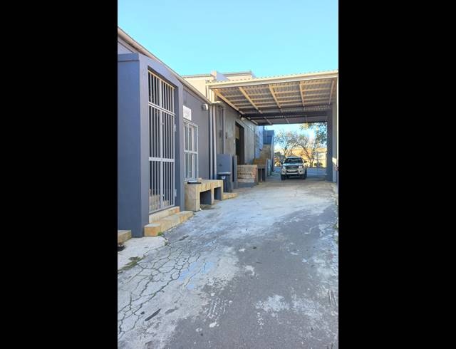 104M² WAREHOUSE TO LET IN MAITLAND
